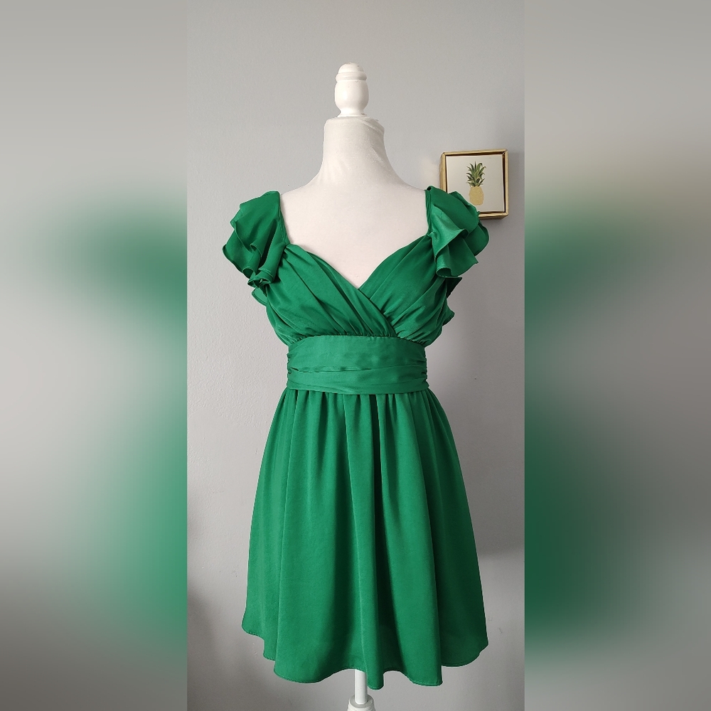 Lulus Daytime Darling Dress Color Green Style Mini Ruffles Size Small Good Cond. - Picture 4 of 10